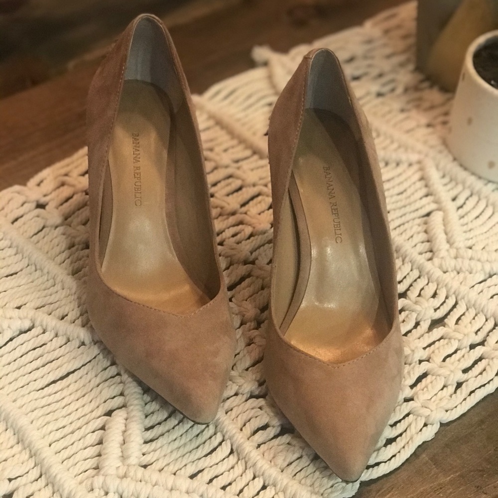 Banana Republic | Madison 12-Hour Pump